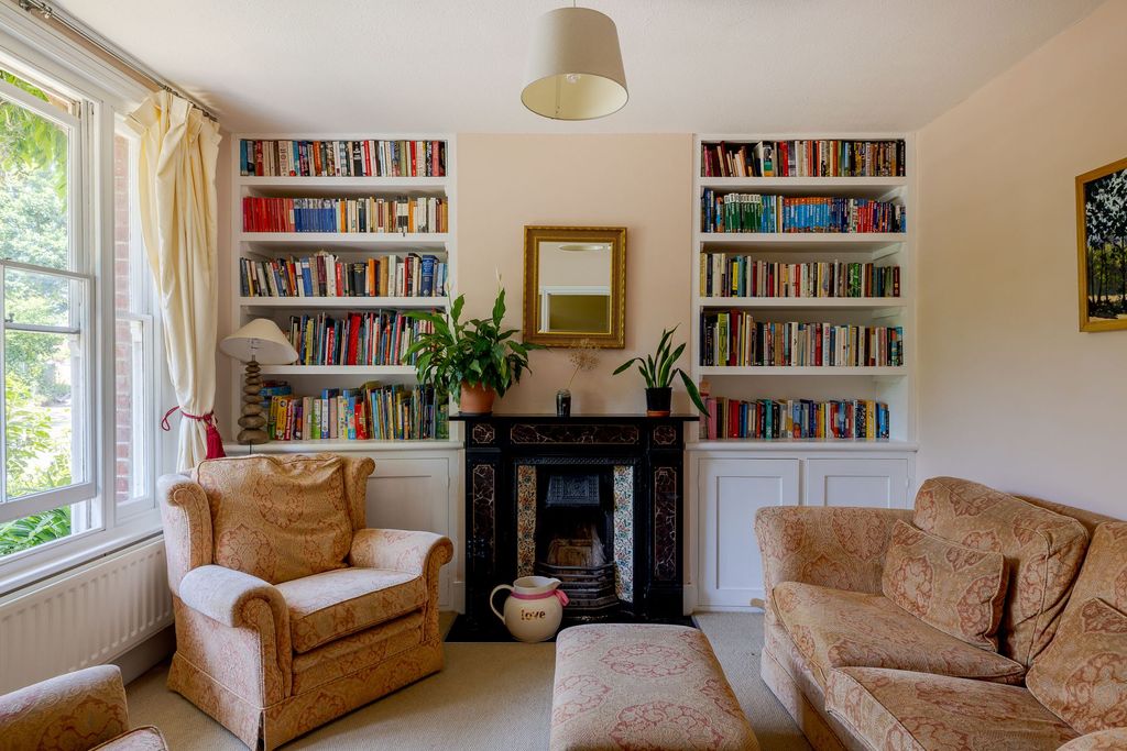 Property photo 2 of 14