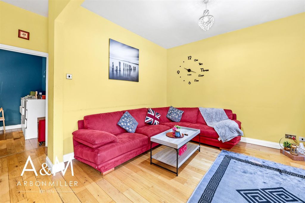 Property photo 3 of 23 4D4A4711.Jpg