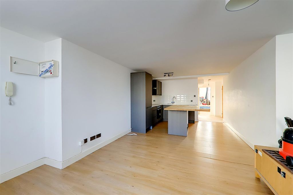 Property photo 2 of 4 Img_3428-Img_3430.Jpg