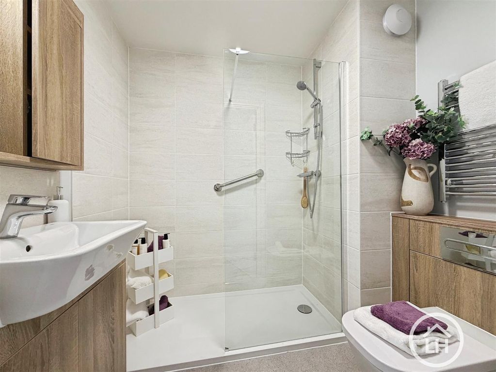 Property photo 3 of 9 Shower Room