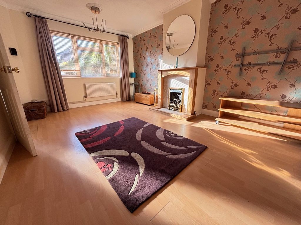 Property photo 3 of 9 Picture 3