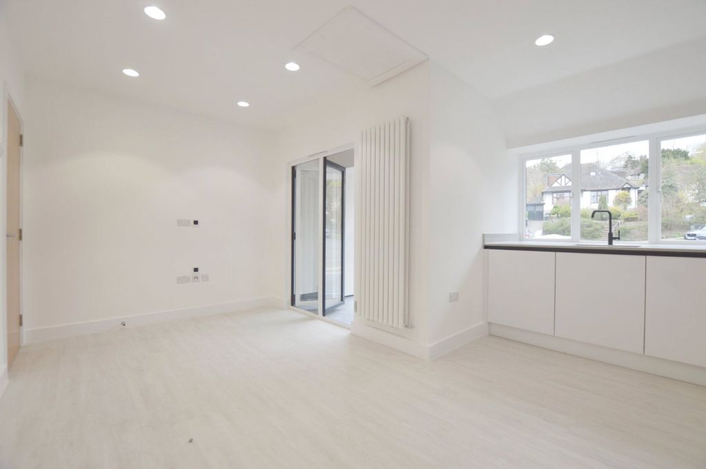 Property photo 3 of 7 Picture No. 15