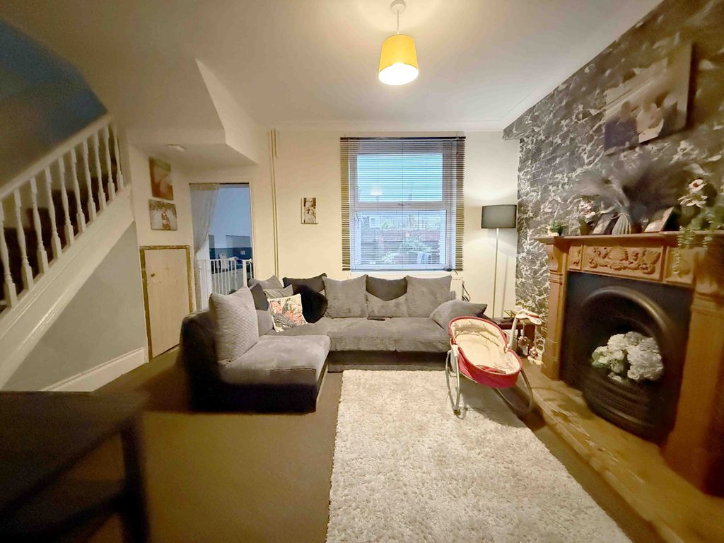 Property photo 2 of 11 Gallery