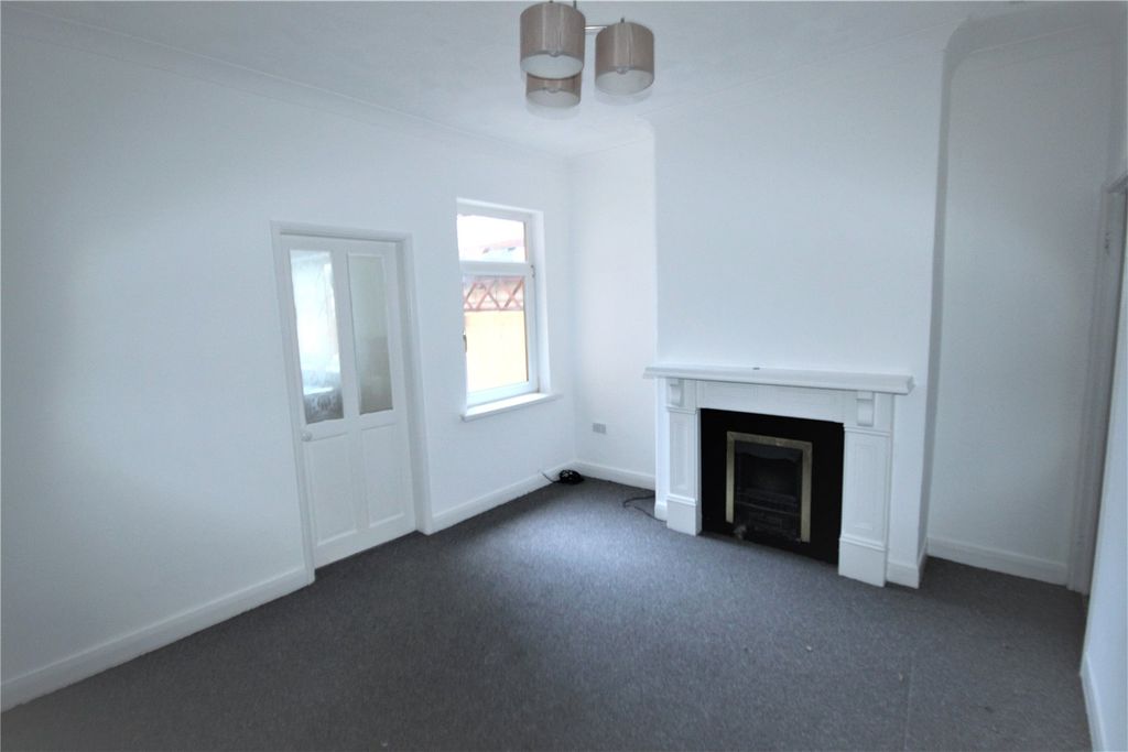 Property photo 3 of 5 Picture No. 06