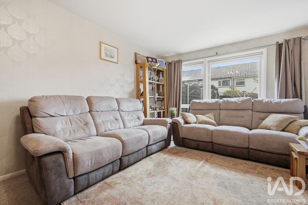 Property photo 3 of 19