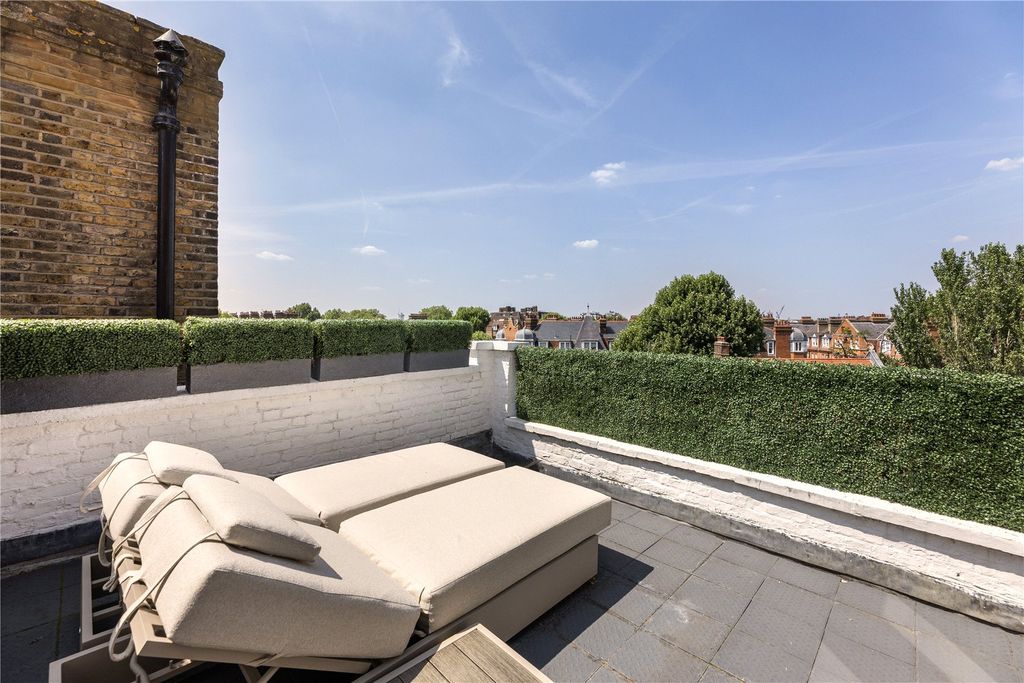 Property photo 2 of 18 Terrace 1