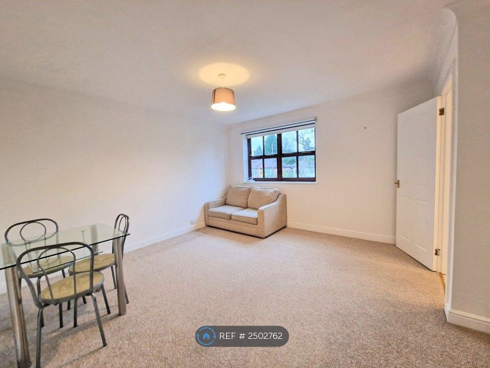 Property photo 2 of 31