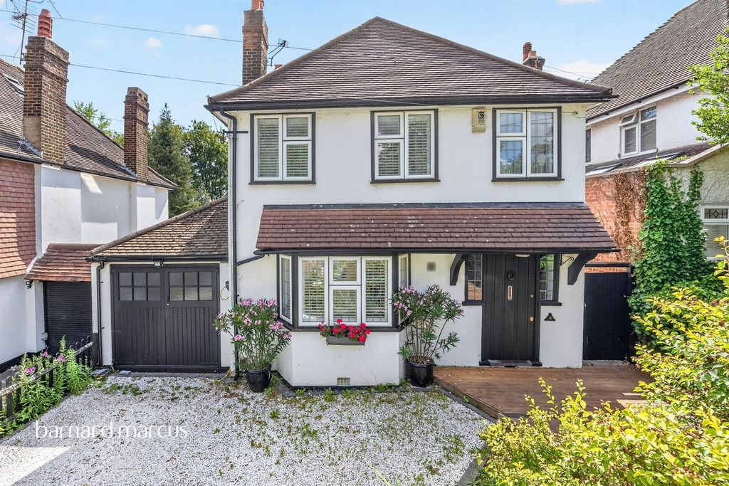 Property photo 1 of 16