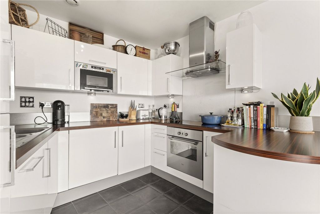 Property photo 3 of 15 Kitchen