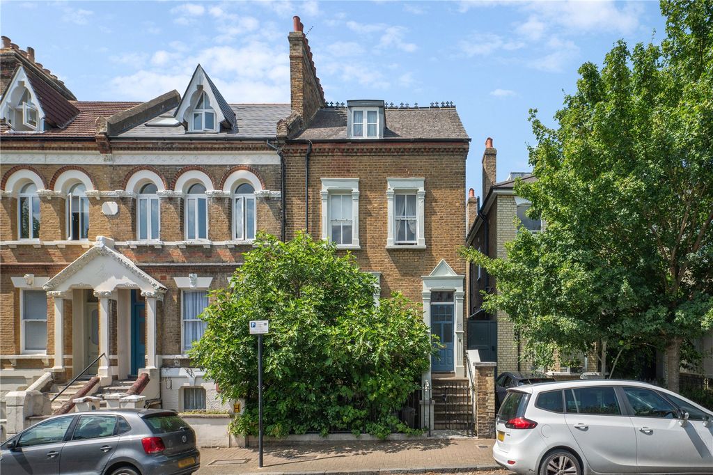 Property photo 1 of 8 Brodrick Road