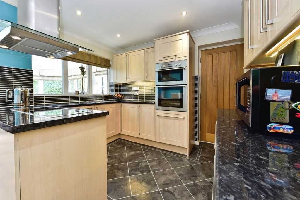 Property photo 3 of 17 Photo
