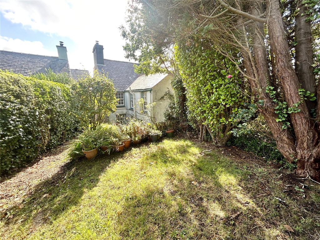 Property photo 2 of 18 Picture No. 11