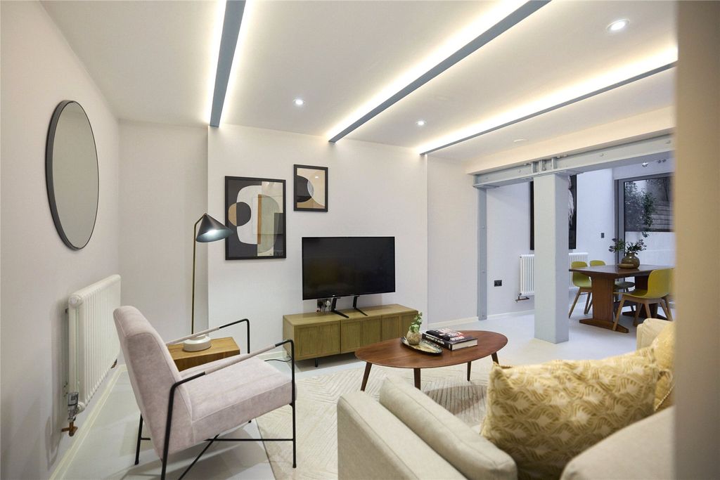 Property photo 3 of 14 Reception Room