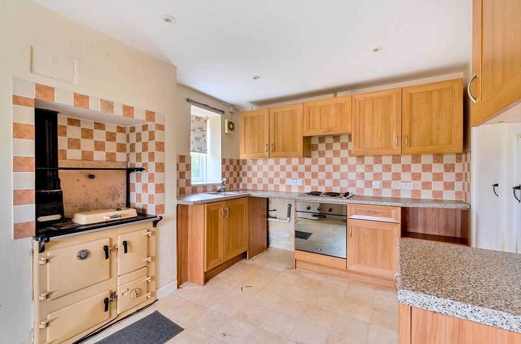 Property photo 2 of 24 1361972-9-68ee8E2...