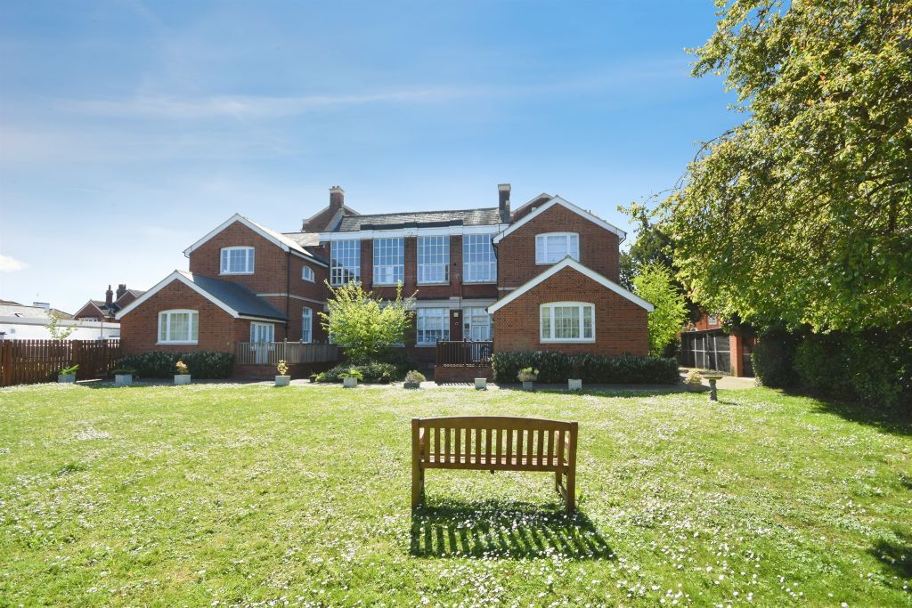Property photo 2 of 17