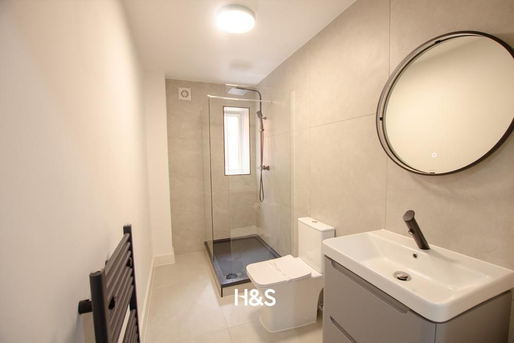 Property photo 3 of 4 Shower.Jpg