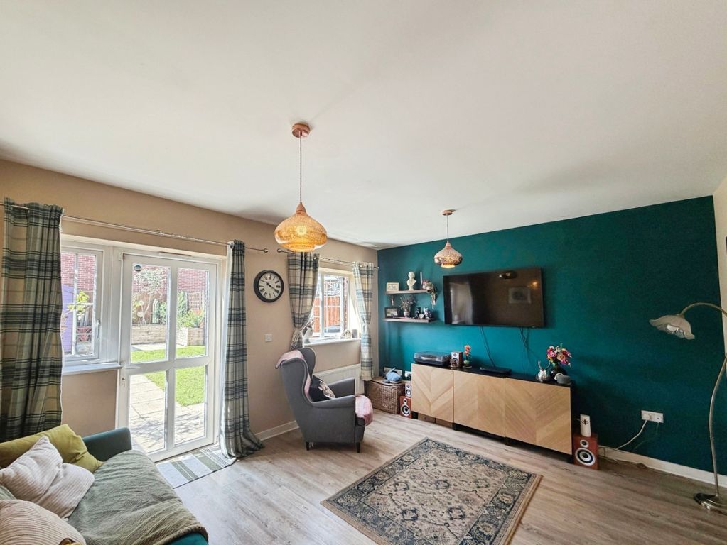 Property photo 3 of 14 5032346
