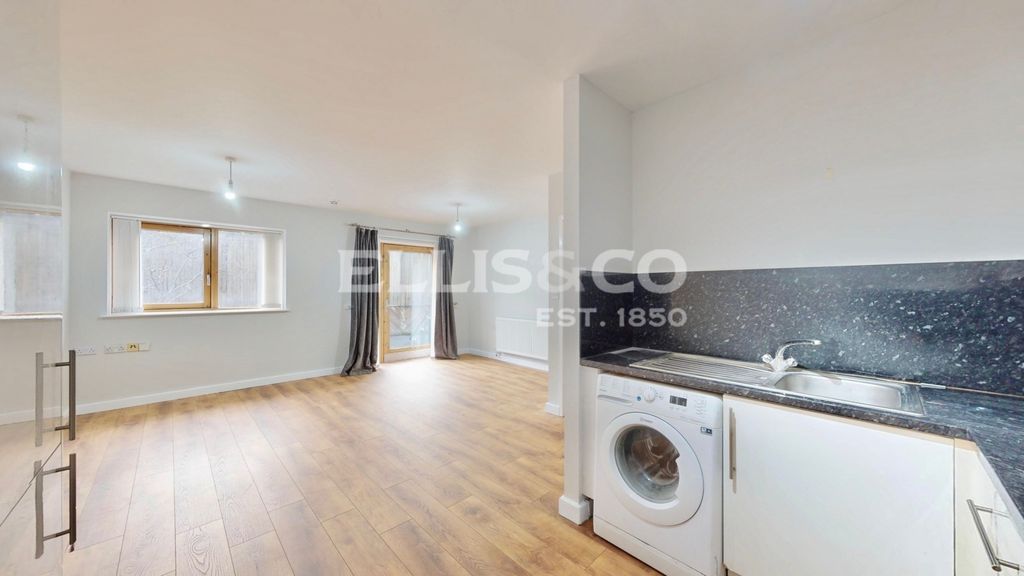 Property photo 3 of 17 Picture No. 13