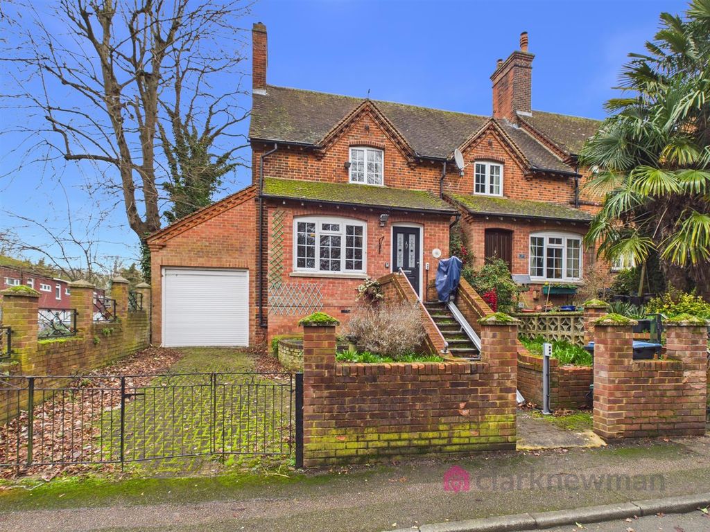 Property photo 1 of 21 Front