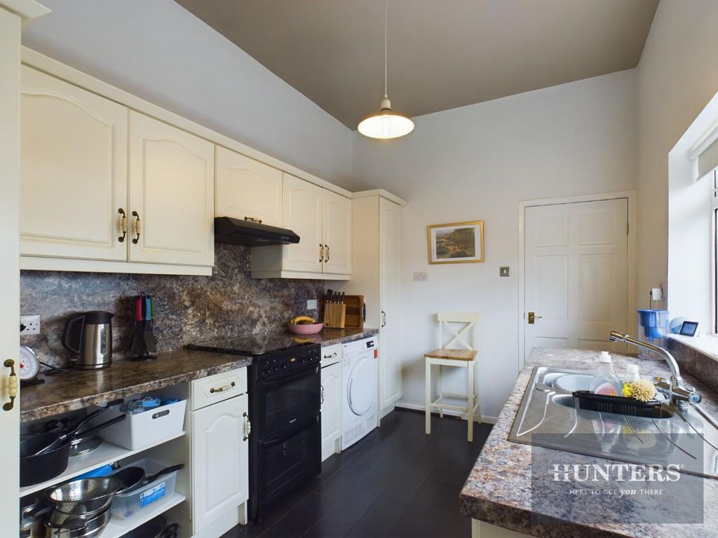 Property photo 2 of 12 Kitchen