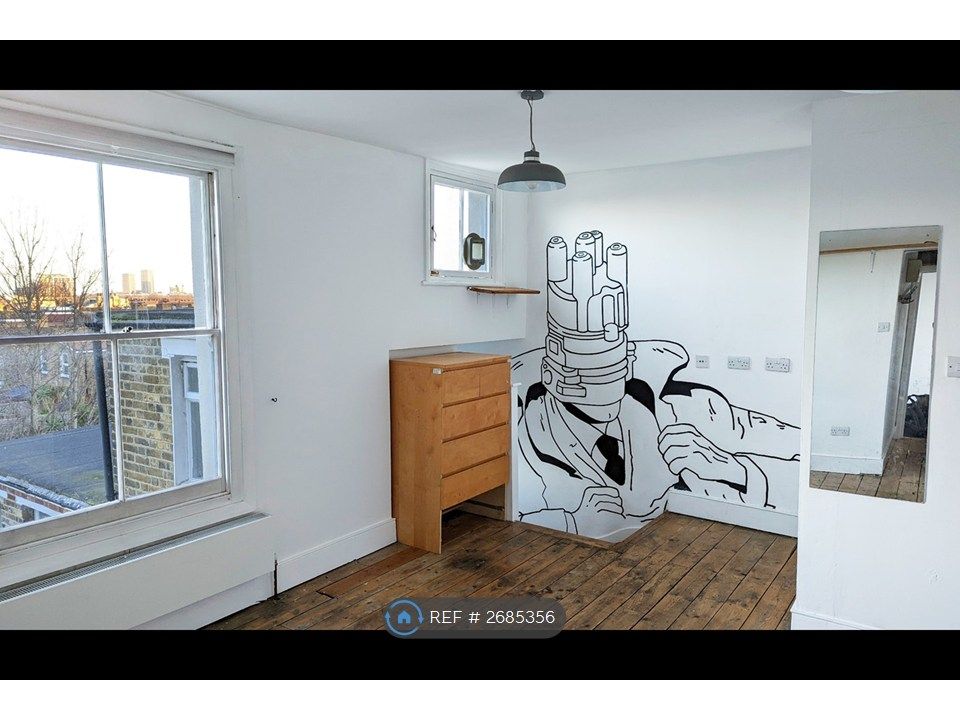 Property photo 1 of 25 Living Room