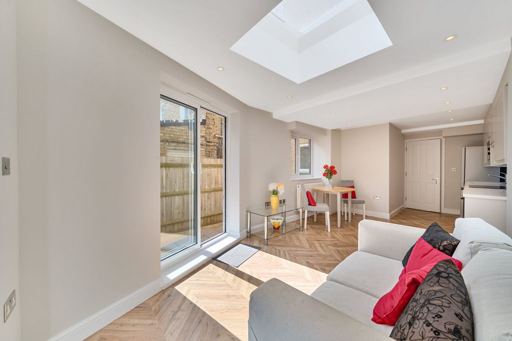 Property photo 1 of 10 Picture No. 06