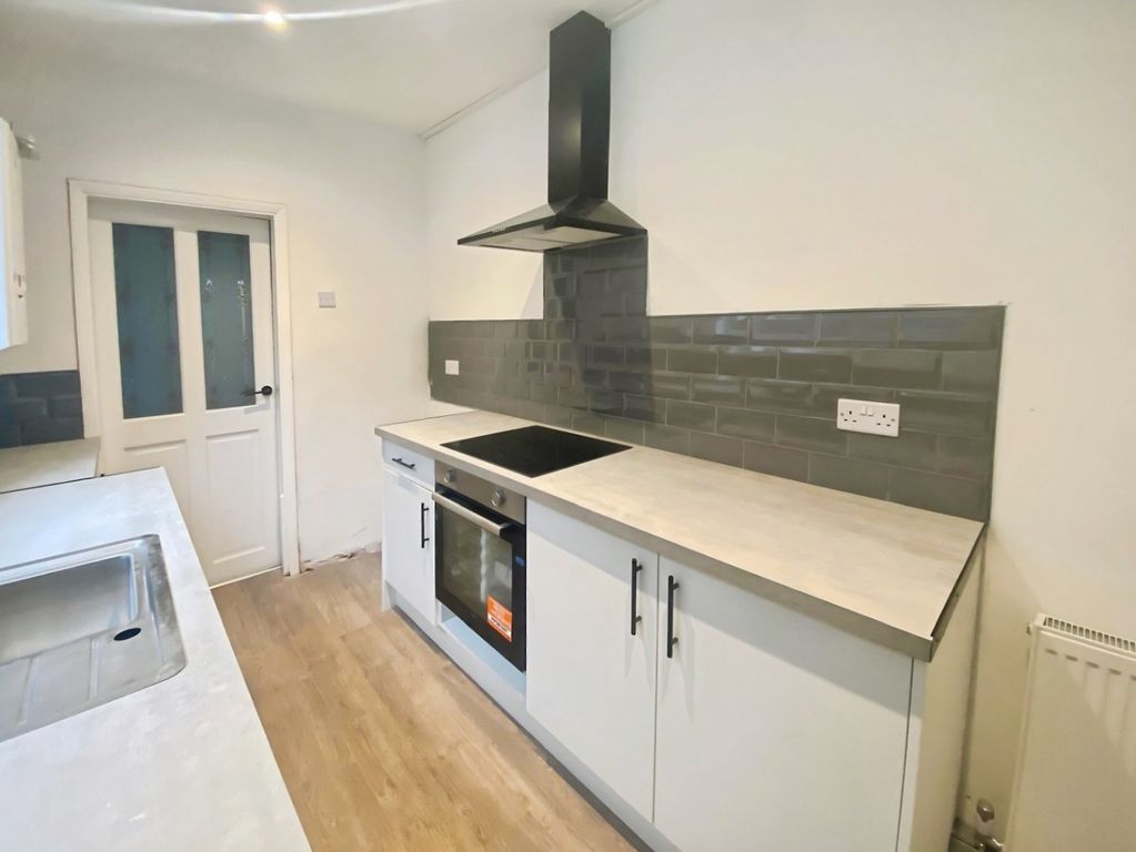 Property photo 3 of 17 4684892