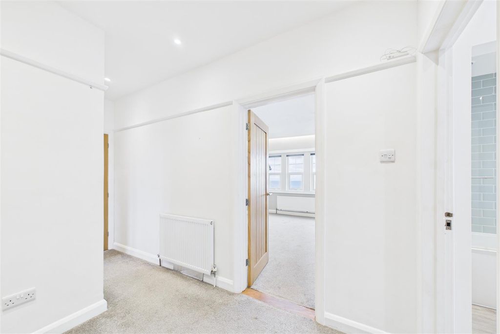 Property photo 2 of 21 Cam01894G0-Pr0236-Still011.Jpg