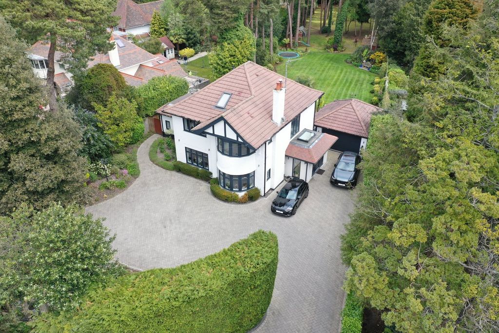 Property photo 2 of 40