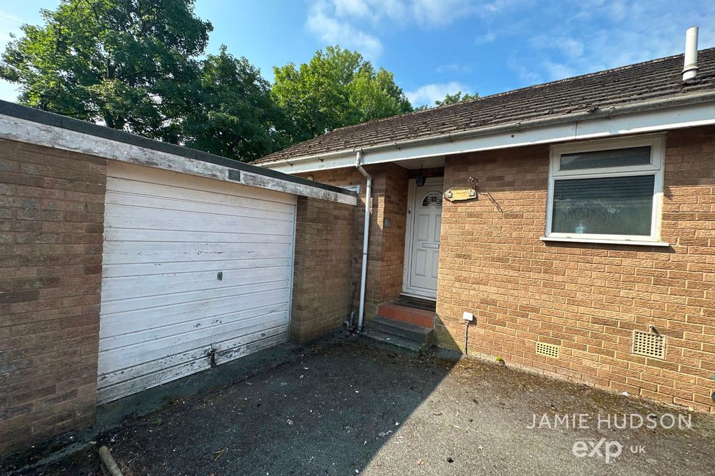 Property photo 2 of 20