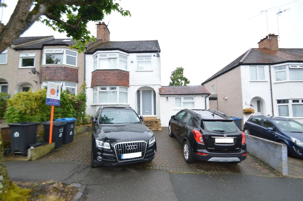 Property photo 1 of 16 16 Coniston Road Front.Jpg