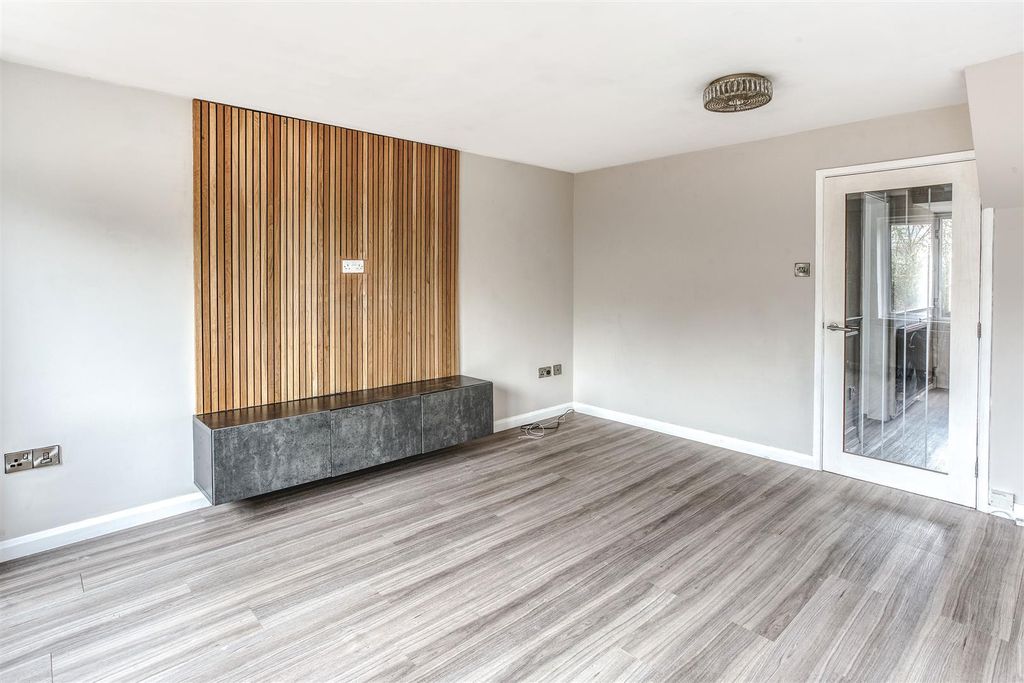 Property photo 3 of 10 Ay3A9935_Hdr.Jpg