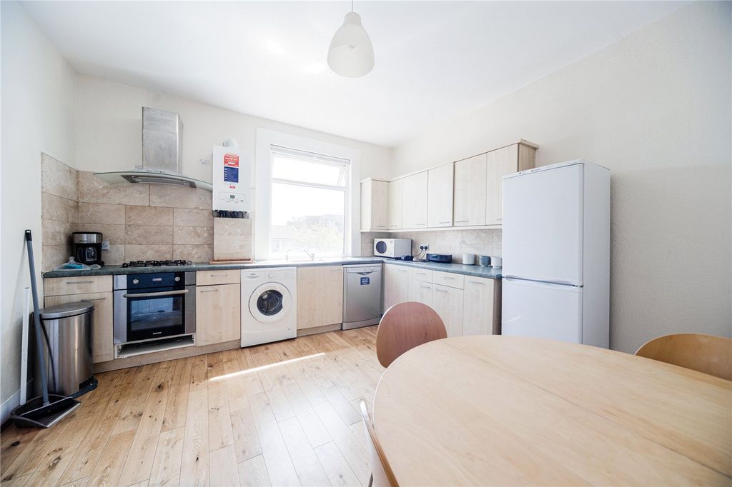 Property photo 3 of 13 Picture No. 02