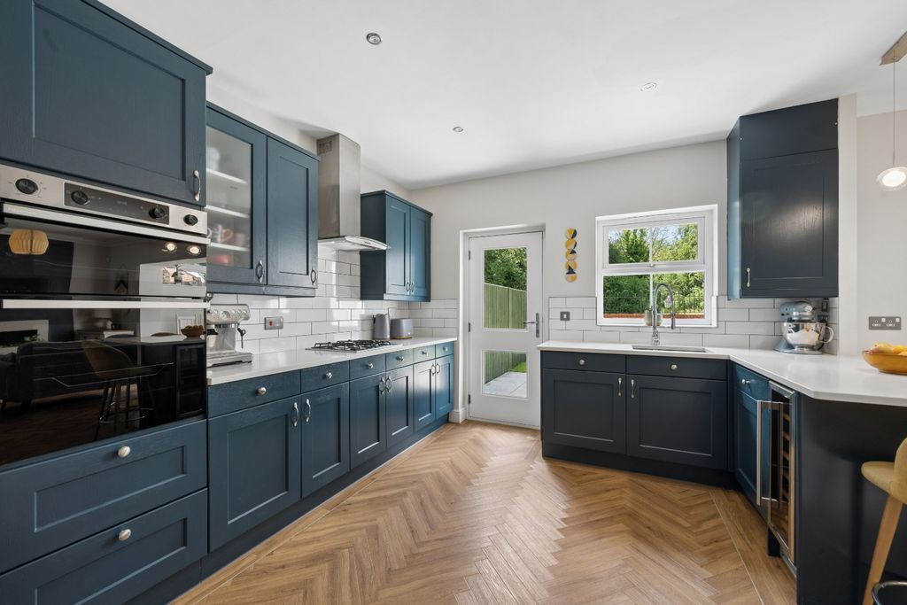 Property photo 3 of 32 5187694