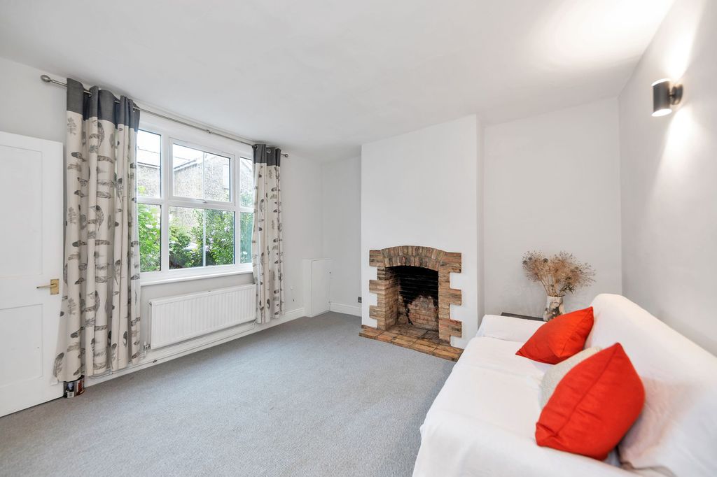 Property photo 2 of 13