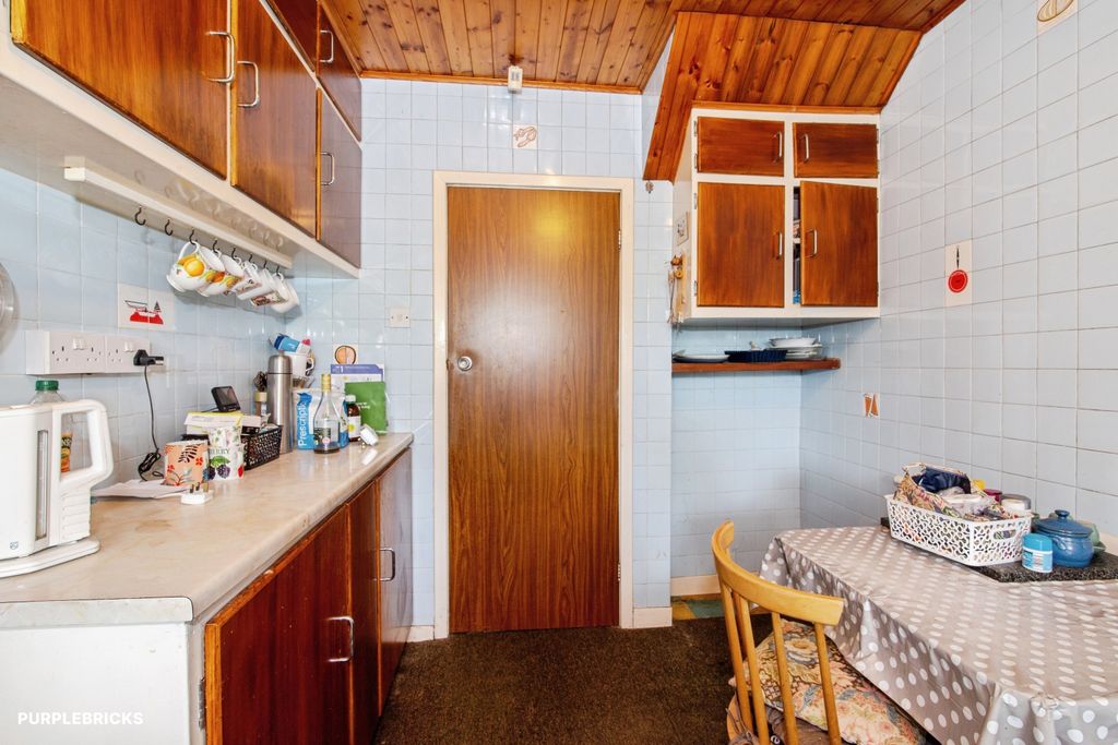 Property photo 3 of 29 Kitchen