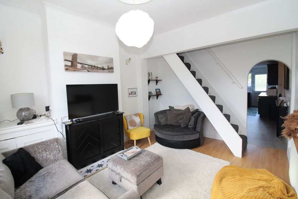 Property photo 2 of 12