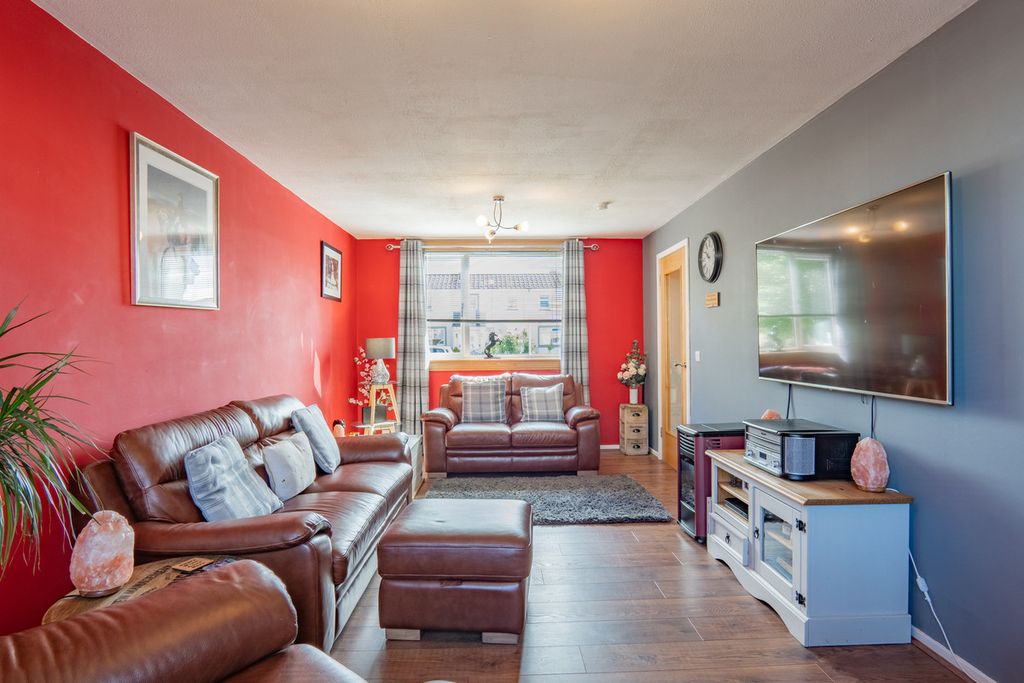 Property photo 2 of 45