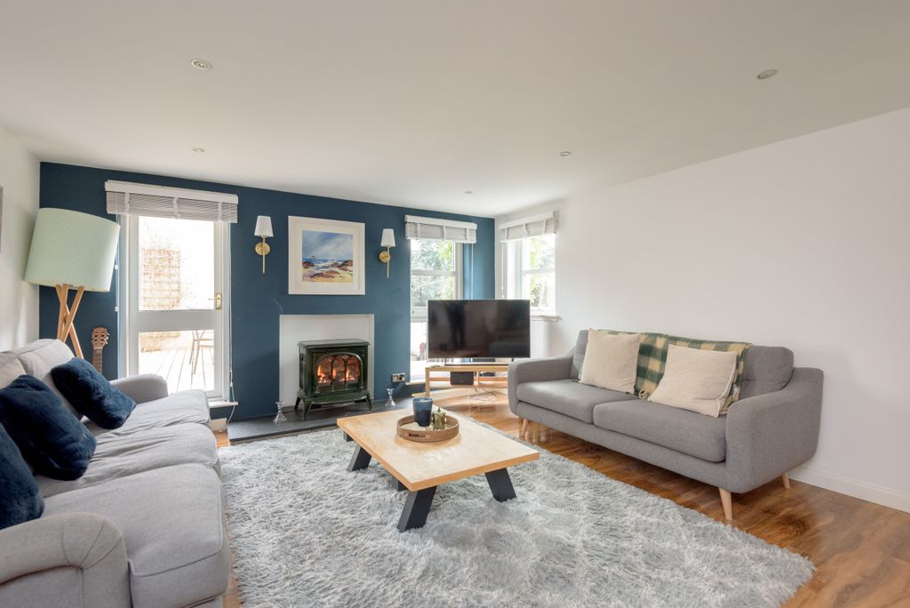 Property photo 2 of 18 Property Image 2