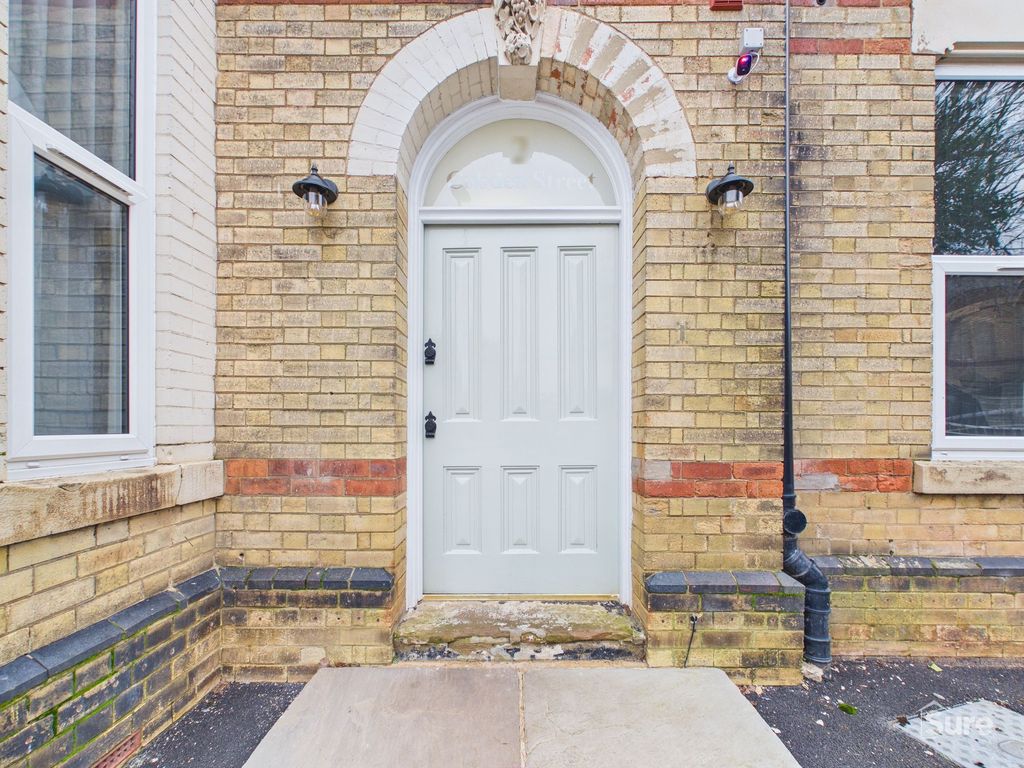 Property photo 2 of 11