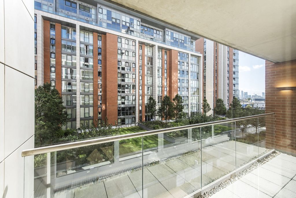 Property photo 2 of 10 Balcony