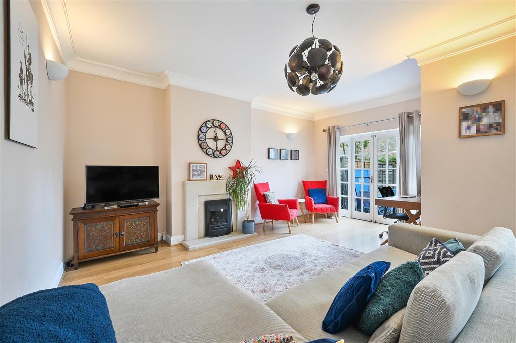 Property photo 2 of 21 Laburnum Villas, (6).Jpg