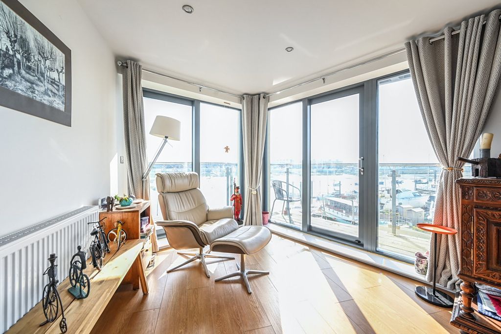 Property photo 2 of 23 Picture No. 12