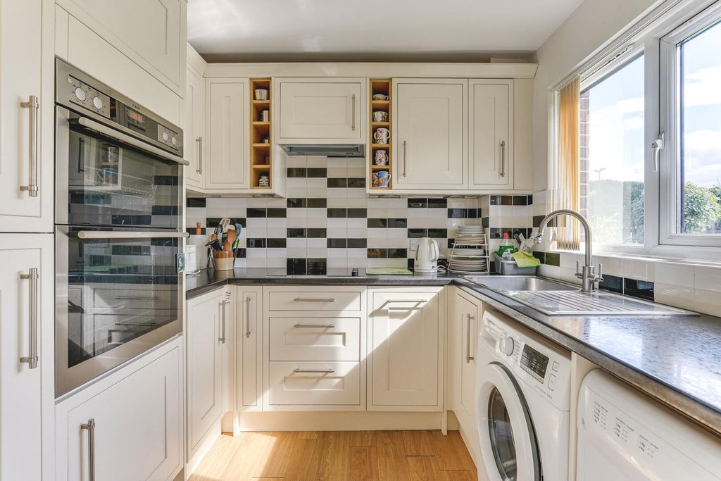 Property photo 2 of 15 Kitchen