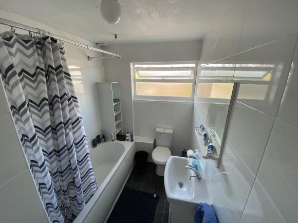 Property photo 3 of 11 Bathroom