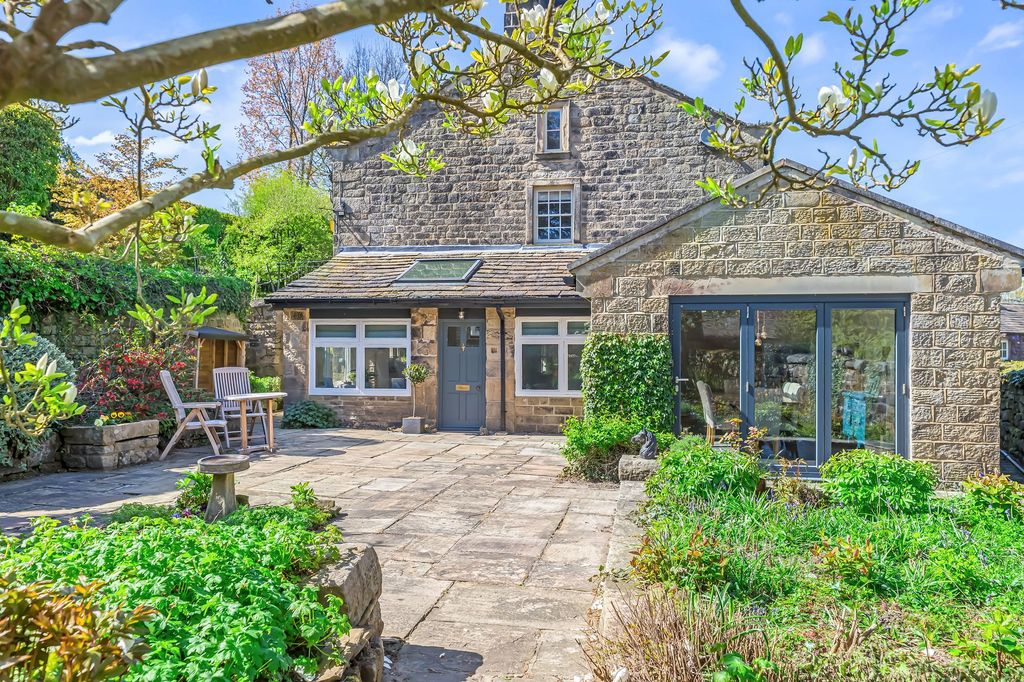 Property photo 2 of 43
