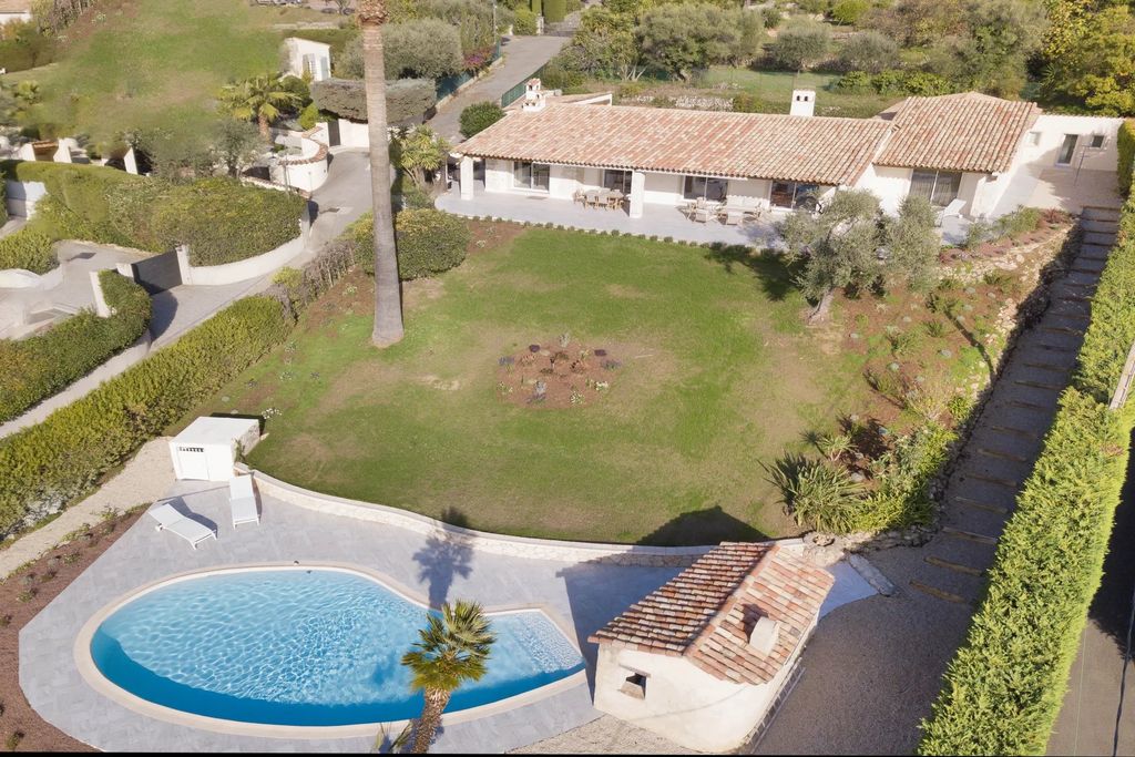 Property photo 2 of 22