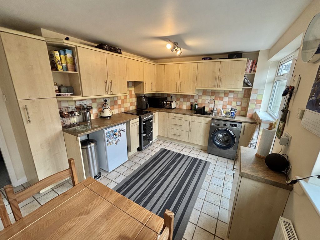 Property photo 3 of 9 Kitchen-Diner