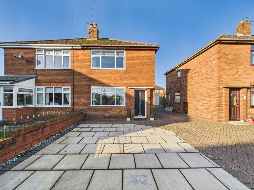 Property photo 1 of 32