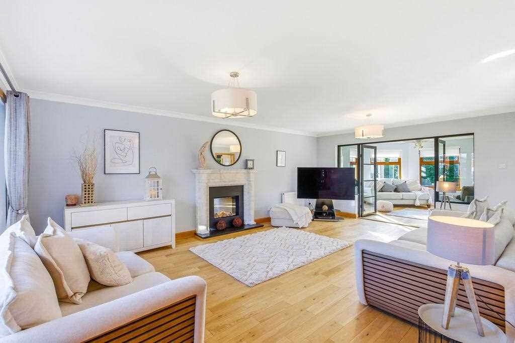 Property photo 3 of 33